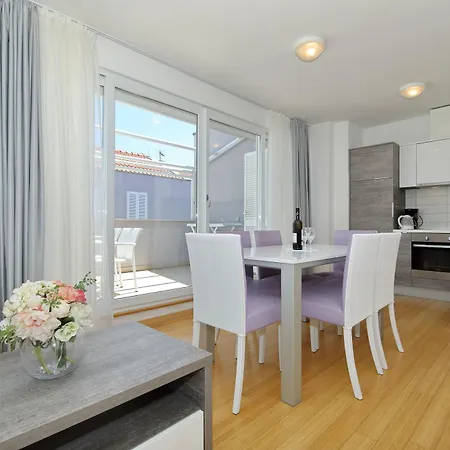 Sunnyside Apartment