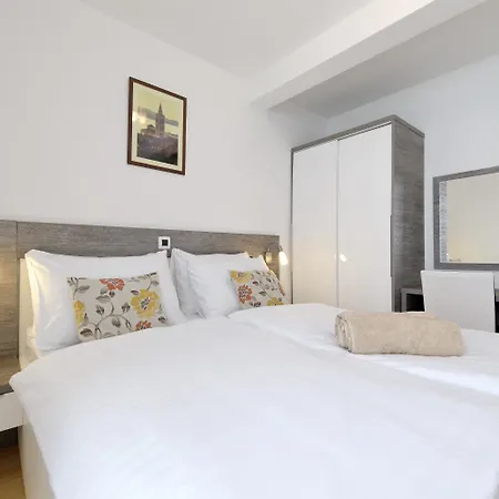 Sunnyside بيتريتْشاني
